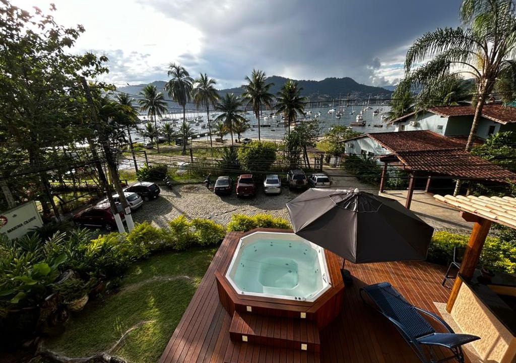 Praia do Jardim Bed & Breakfast | Casa Amarela