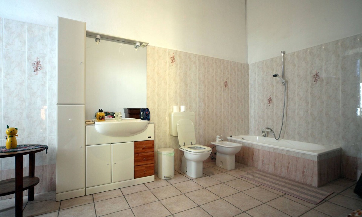 Gropello Cairoli Apartment | Casa Comelli 1885, rent a blue room