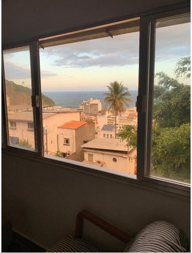 Leme Apartment | Casa de praia no Leme vista para o mar no morro Babilônia