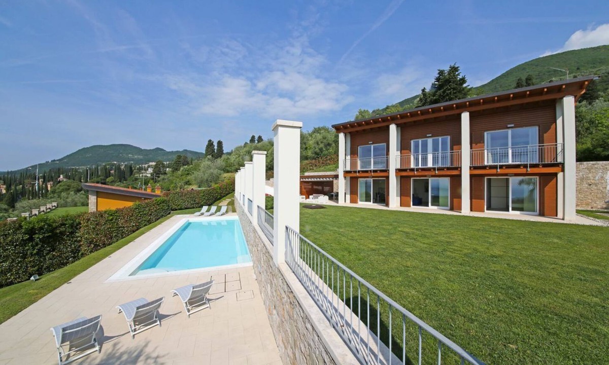 Gardone Riviera Villa | Casa Delle Arche - Five Bedroom Villa, Sleeps 10