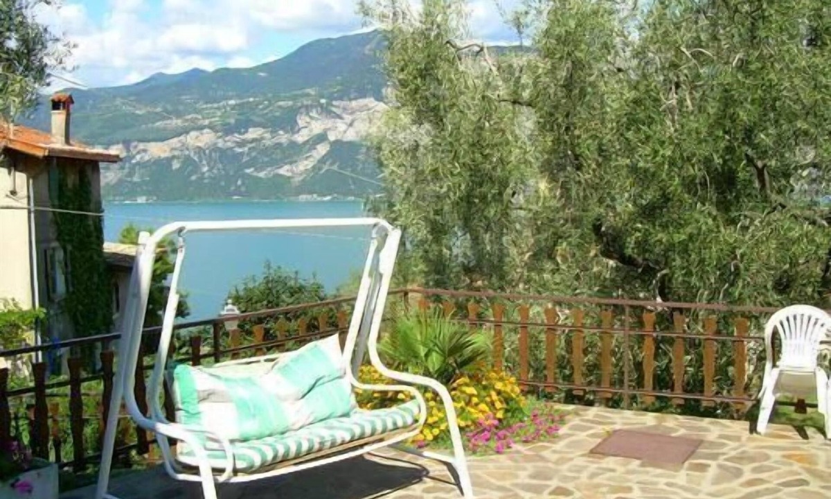 Castelletto Apartment | Casa Mary flat nr. 1 terrace garden lake view