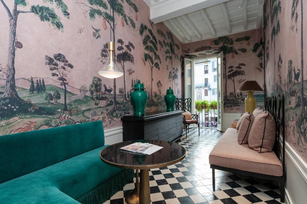 Rome City Centre Apartment | Casa Morgana - The Pantheon Balcony Suite