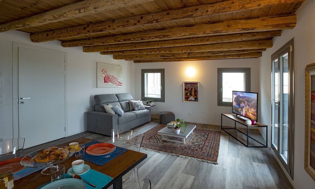 Crocetta del Montello Apartment | CASA VACANZE IL RE DELLA CANTINA-ELEGANT 2BEDROOMS ACCOMODATION IN PROSECCO AREA