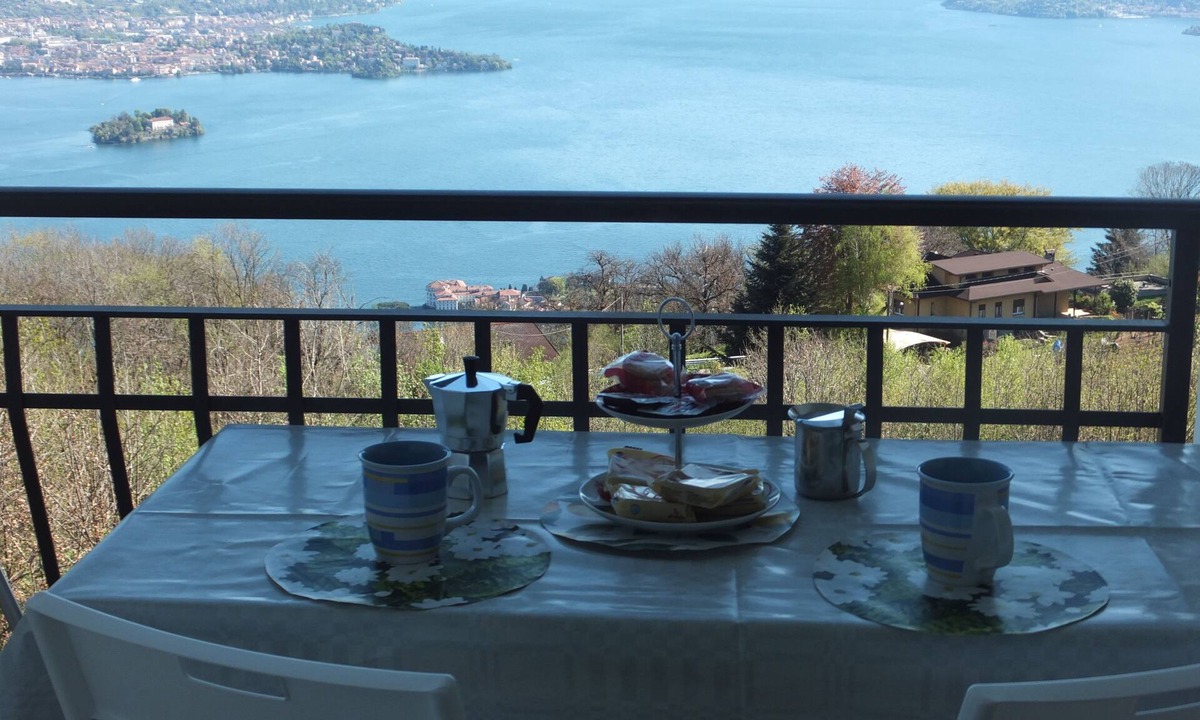 Levo Apartment | CasaBelvederestresa Apartment 4 Time to relax Your corner of paradise