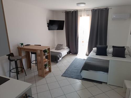 Aprilia Marittima Apartment | CasaYudi Monolocale con piscina