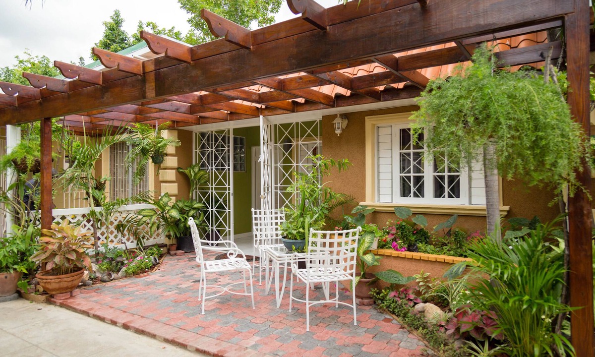 Molynes Gardens Apartment | Centrally Located Guest Apartments
