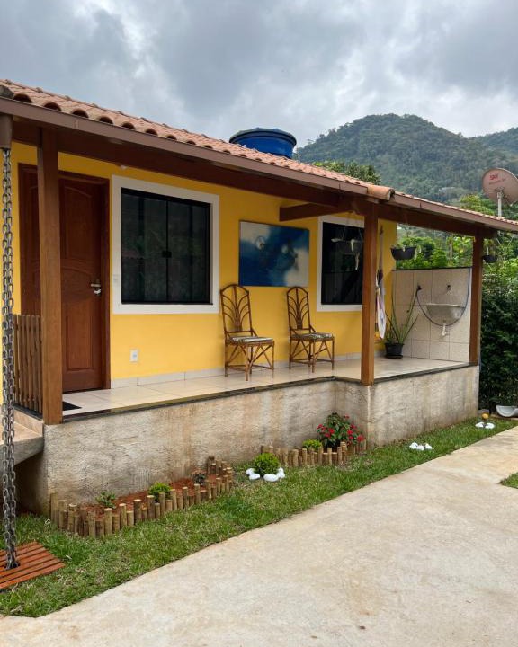 Lumiar House | Chalé amarelo em lumiar Nova Friburgo,5 Km do centro de Lumiar