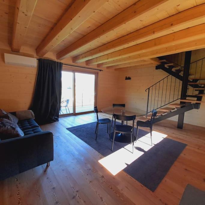 Ovaro Ski Chalet | Chalet Ridente con Patio al Gufo