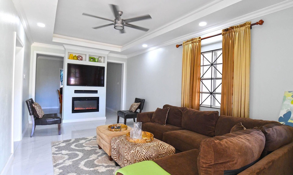 Hellshire House | Charming 1-bedroom house in superb Hellshire with WiFi, AC