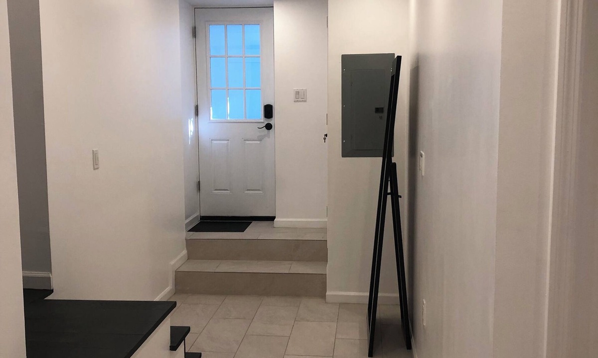 Brooklyn Apartment | Charming 2-bedroom apartment with WiFi, AC in lovely Brooklyn