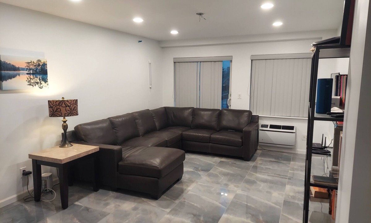 Midwood Condo | Charming 2-bedroom condo in fabulous Brooklyn with AC, WiFi, fitness equipment