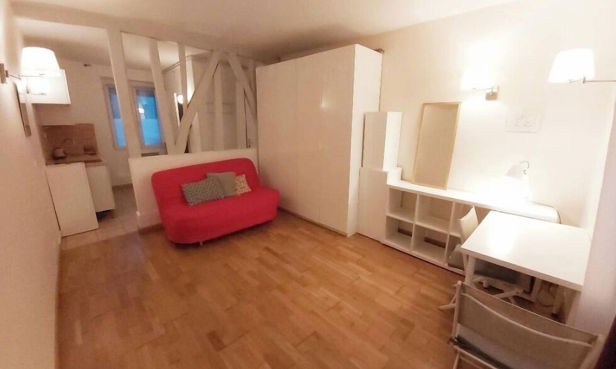Saint-Louis Apartment | Charming studio, bright and quiet, fully equipped. 2 min. metro Saint-Mandé line 1.