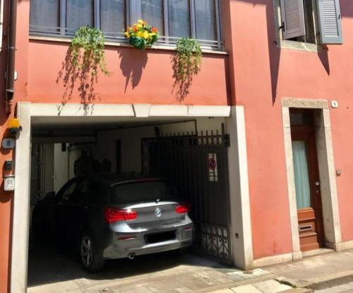 Udine Apartment | Che piacere! Udine in centro col posto auto