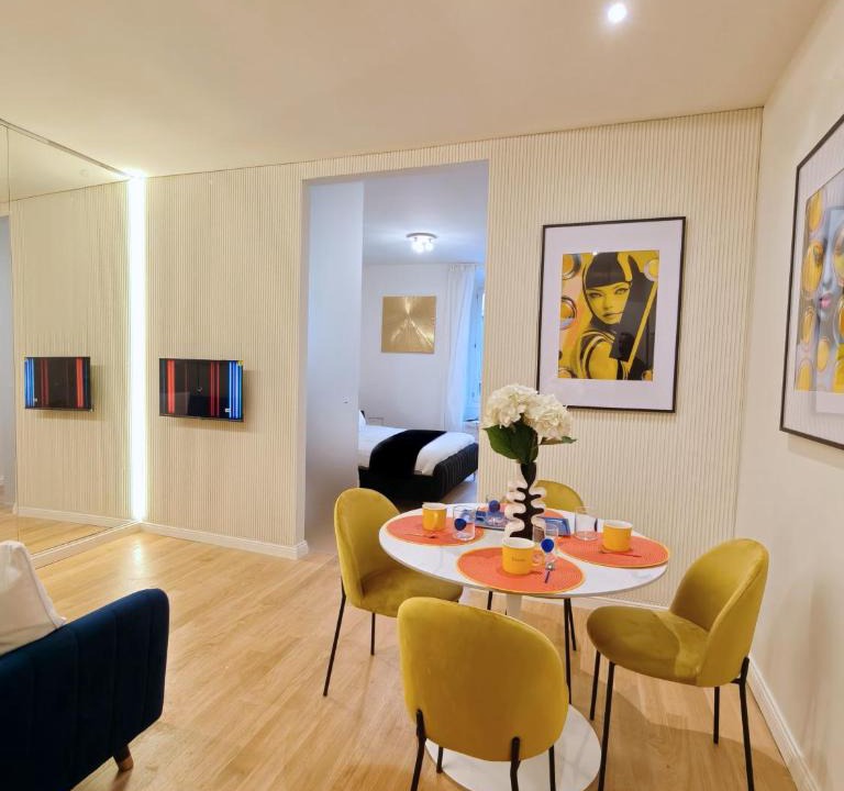 Porta Venezia Apartment | Chic Liberty Flat in Porta Venezia Milan center, Subway 1 min, AC, WiFi
