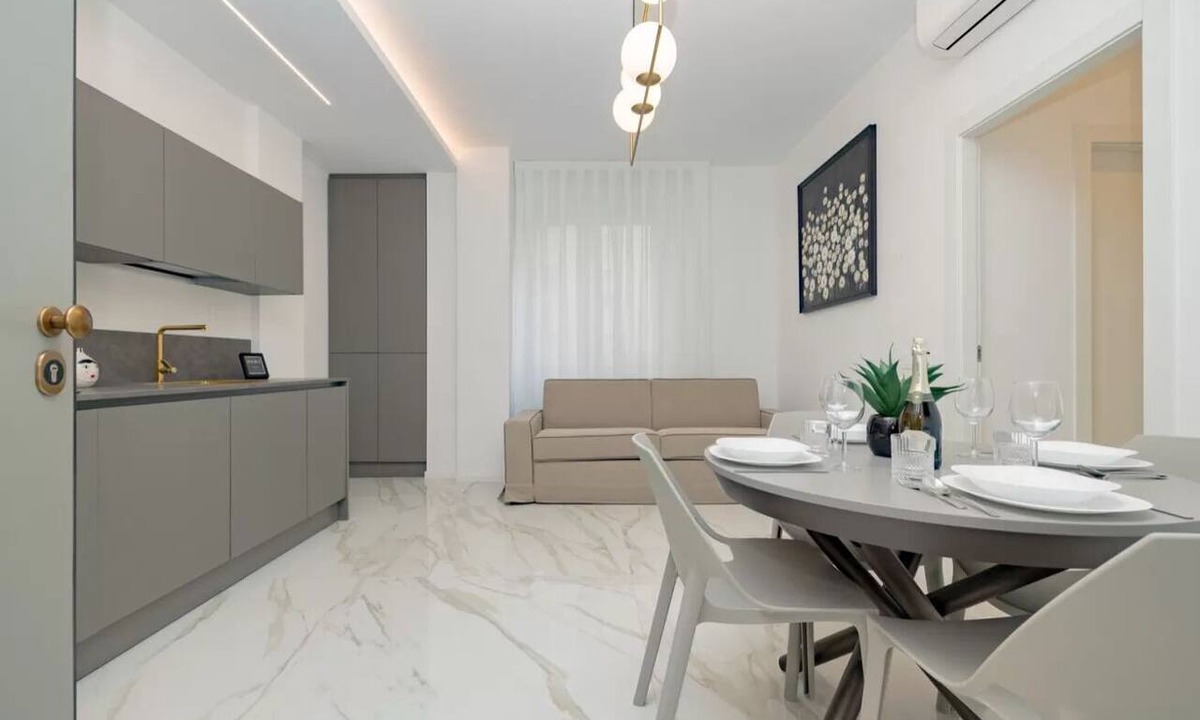 Porta Vittoria Apartment | CO4 [Cathedral] Luxurious and Central