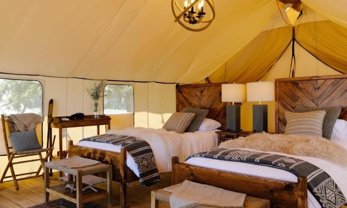 Manhattan Hotel | Collective Governors | Family Tent | Nature Stay Near Manhattan