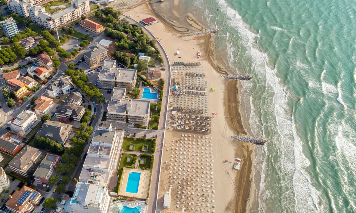 Lignano Sabbiadoro Apartment | Comfortable Flat 350mt From the sea