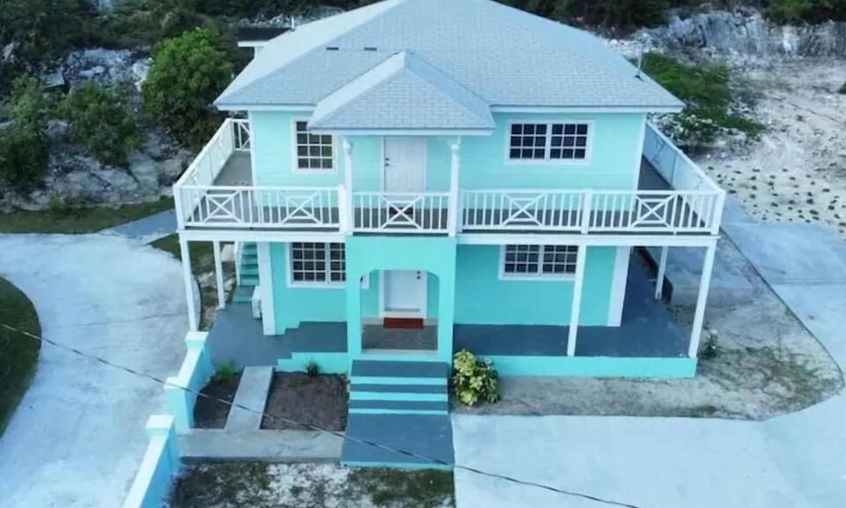Rokers Point House | Complete Villa Upstairs, 2 Bedroom.