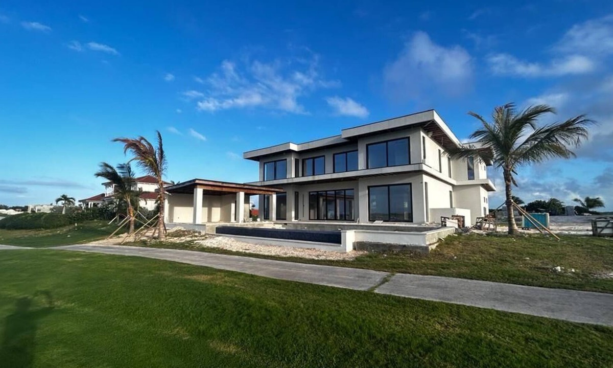 Rokers Point Villa | Coral Cove Villa - Luxury Villa + Full Concierge!