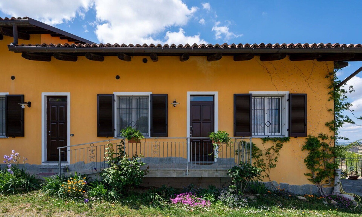 Vinchio Apartment | Cosy apartment for 2 guests with A/C, pool, WIFI, terrace, pets allowed and panoramic view