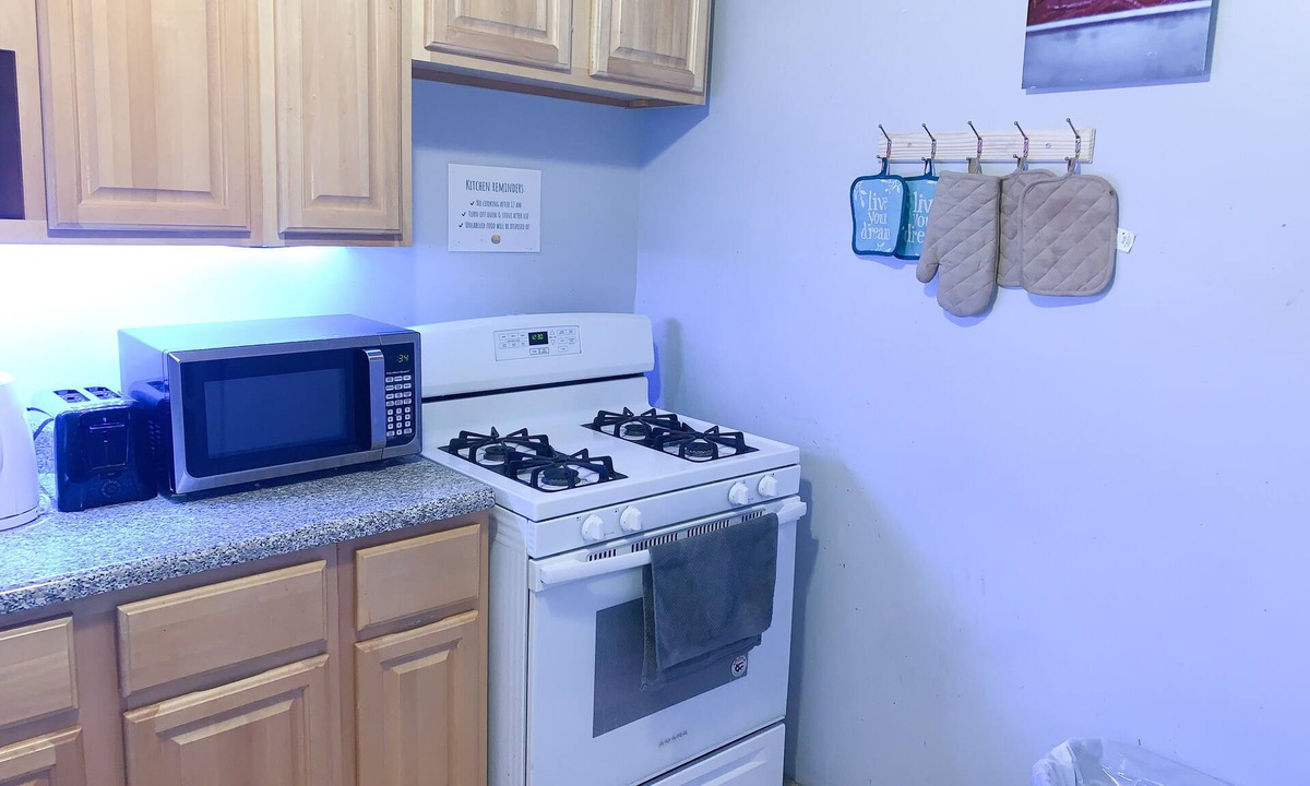 Ocean Hill House | Cozy and Central