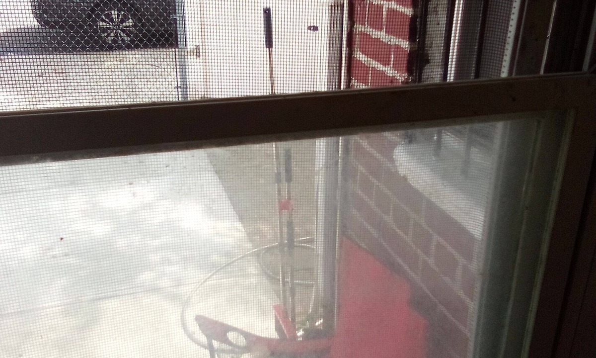 Canarsie House | Cozy clean quiet livingroom for three in brilliant brooklyn NY with WiFi, AC