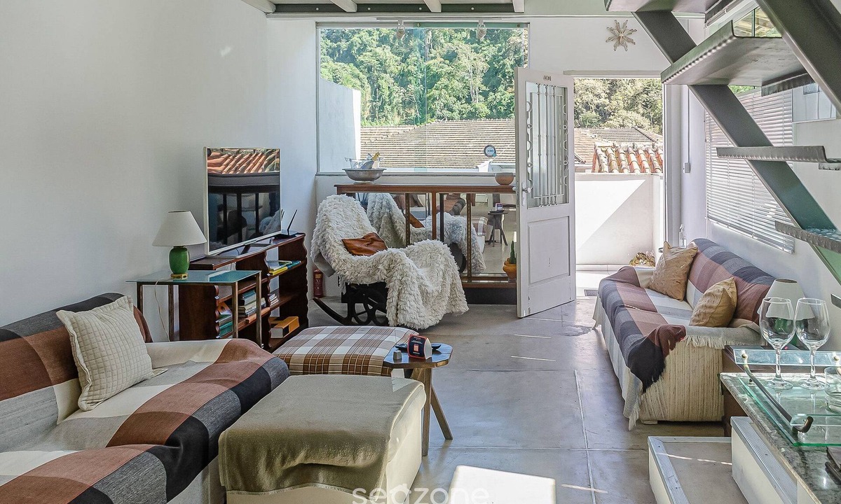 Historic Center Apartment | Cozy Loft in the Mountains of Petropolis Ato3091