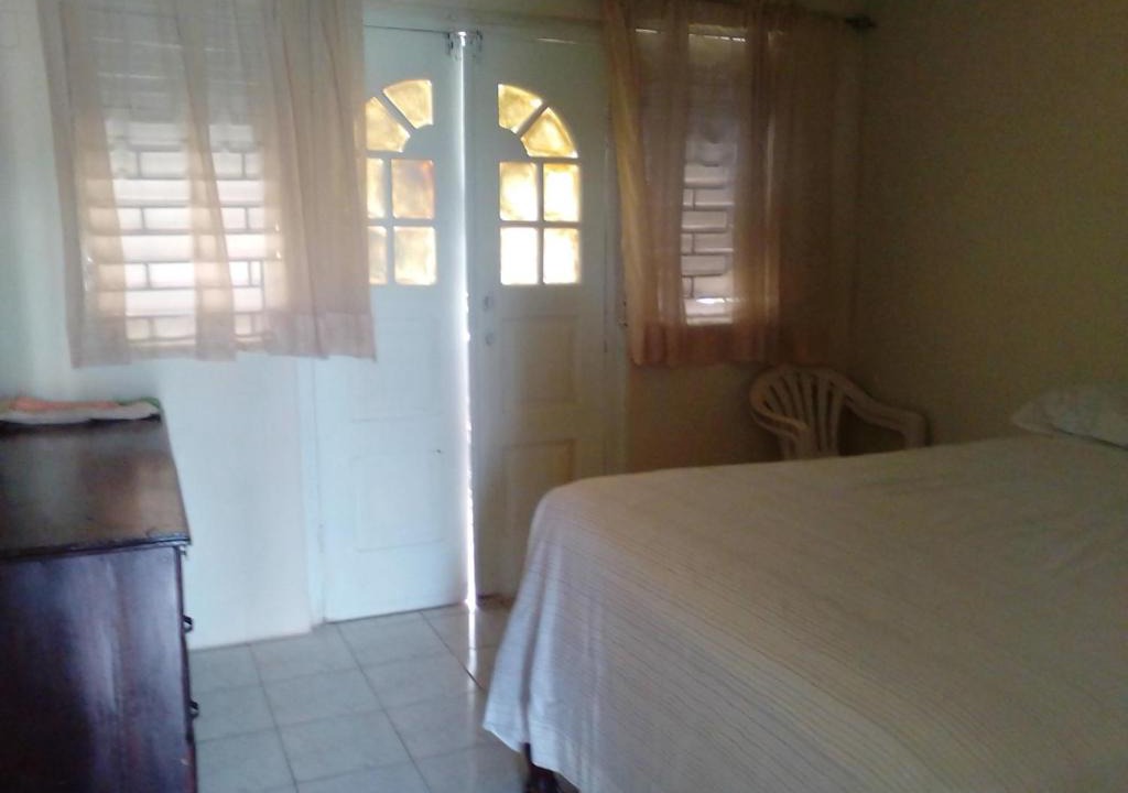 Saint Andrew Apartment | Cozy Queen Court Apt Constant Spring Road