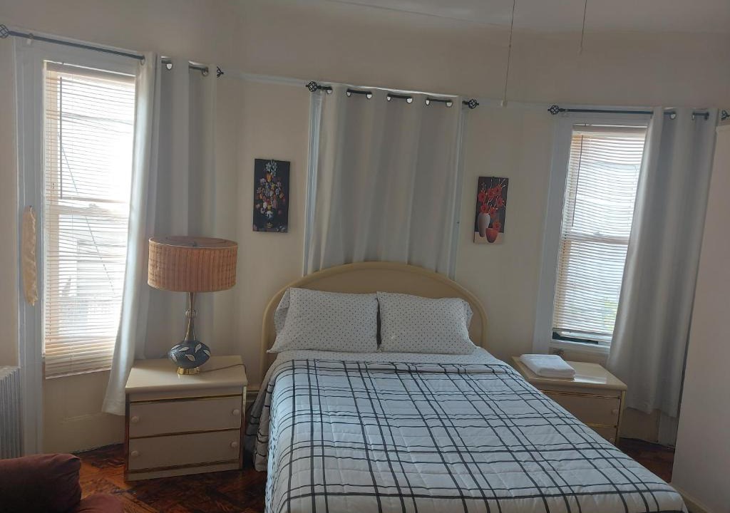 Flatbush House | Crsytal Chateau Room Rental