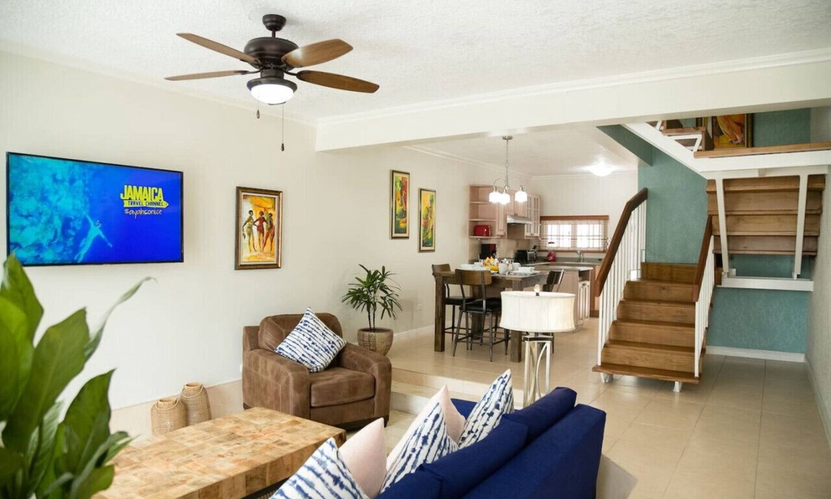 Kingston House | CTBH @ Surbiton Square #13 [2-Bedroom Townhouse]