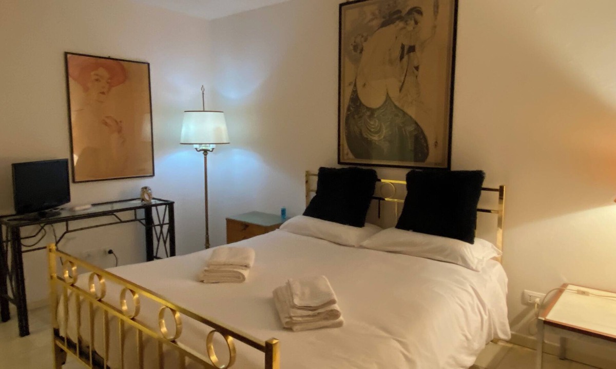 Citta Antica Apartment | Dwelling Art and Wine