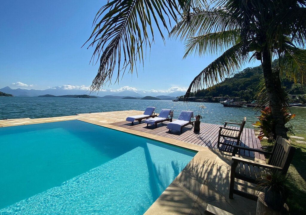 Ponta do Sape House | * EasyHost * PARADISE HOUSE WITH PRIVATE BEACH AND POOL