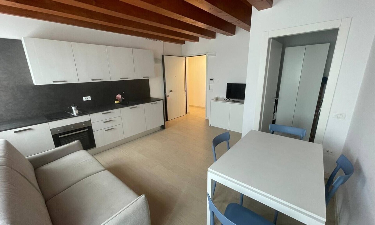 Pellestrina Apartment | Elegant Apartment for 4 Guests – Modern Comforts near Venice