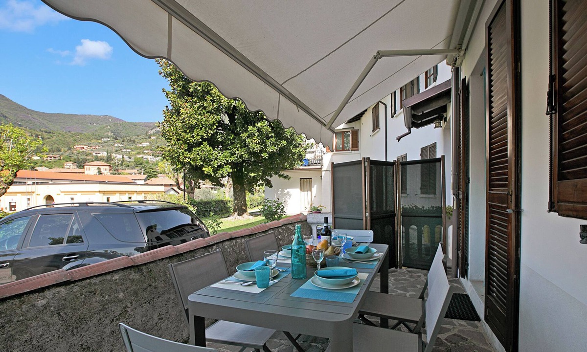 Toscolano Maderno Apartment | Elizabeth House-100m lake & priv.parking, Toscolano Maderno, Italy
