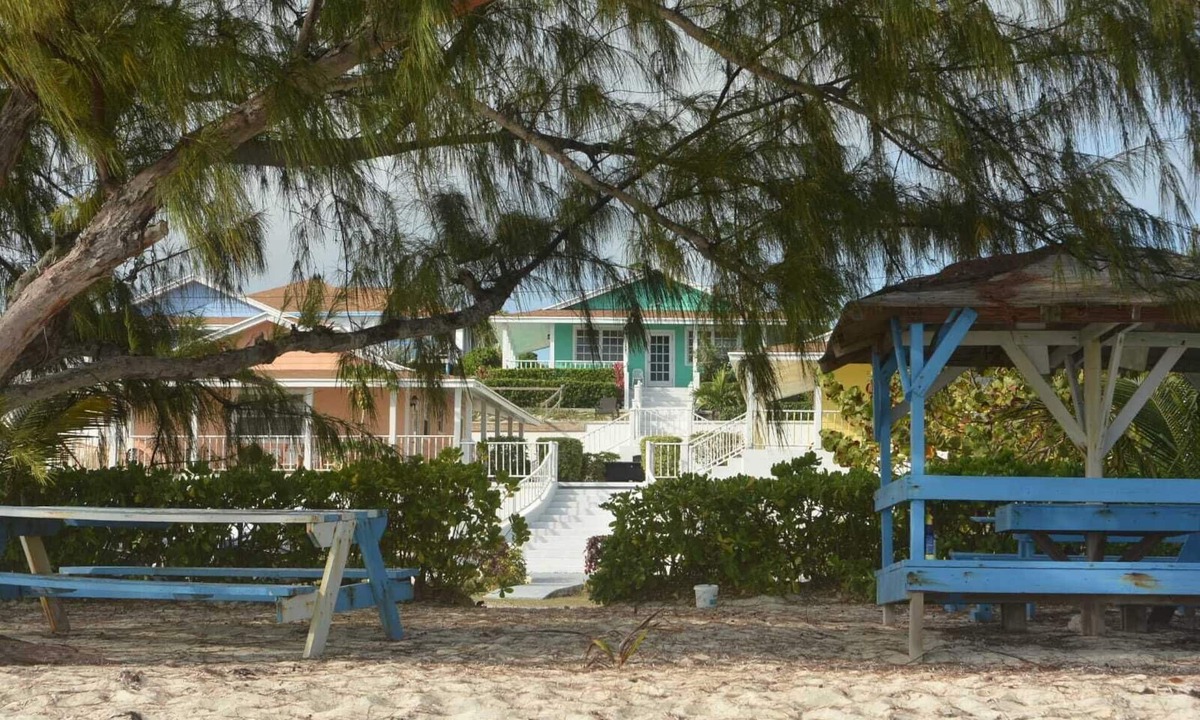 Rolleville Villa | EPR- Swimming Pigs Resort Seagrape 6