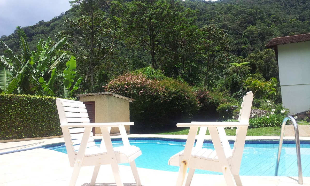 Teresopolis House | Excellent neighborhood + .Piscina trade and .Permitido domestic animal barbecue.