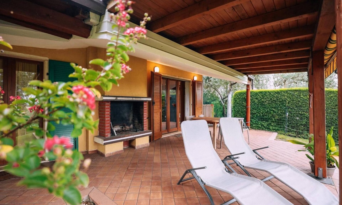 Calmasino Apartment | Exclusive Villa with Private Pool – Lake Garda and Vineyard Views