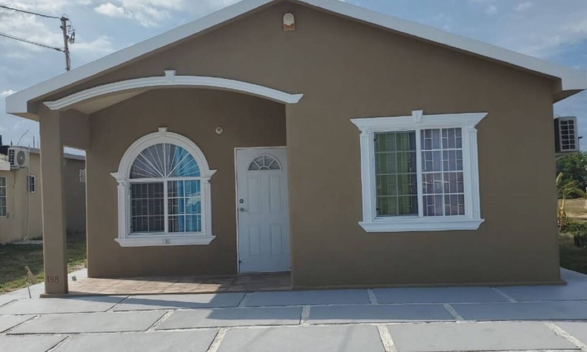 Caribbean Estates House | "Exquisite, cozy, vacation home in Phoenix Park, Portmore, Jamaica".