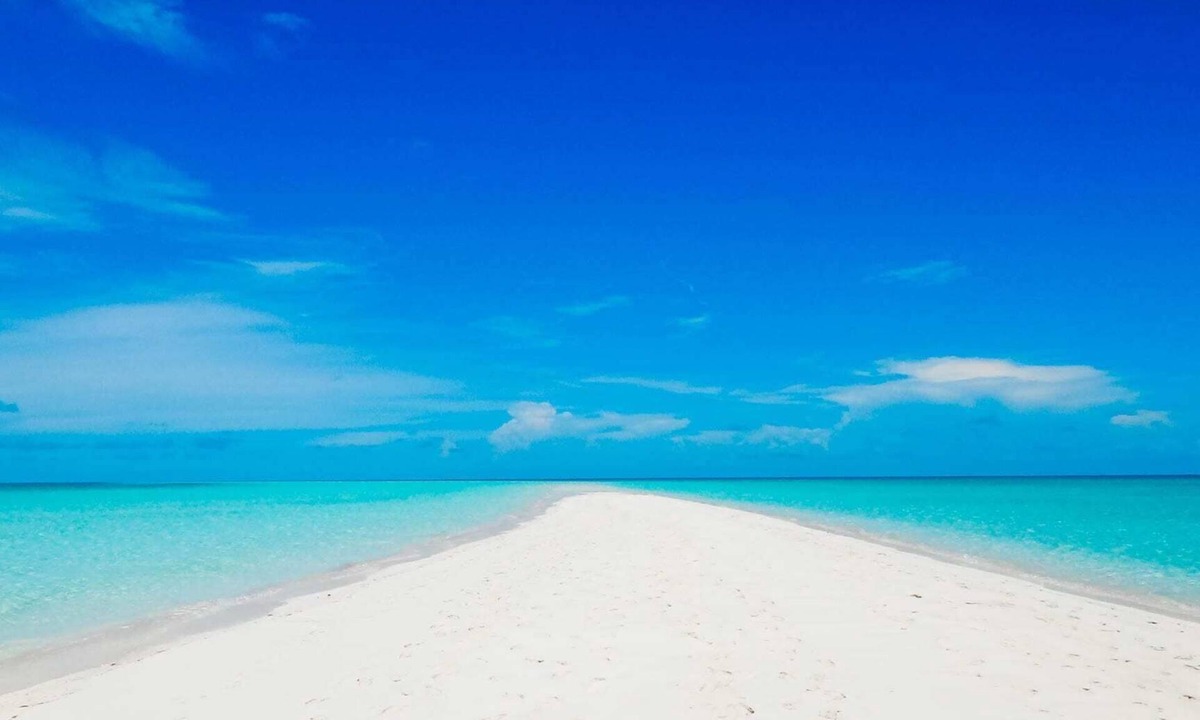 Rolleville Hotel | Exuma Beach Point