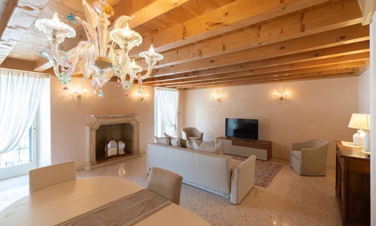 Citta Antica Apartment | Fabulous residence overlooking Piazza Erbe