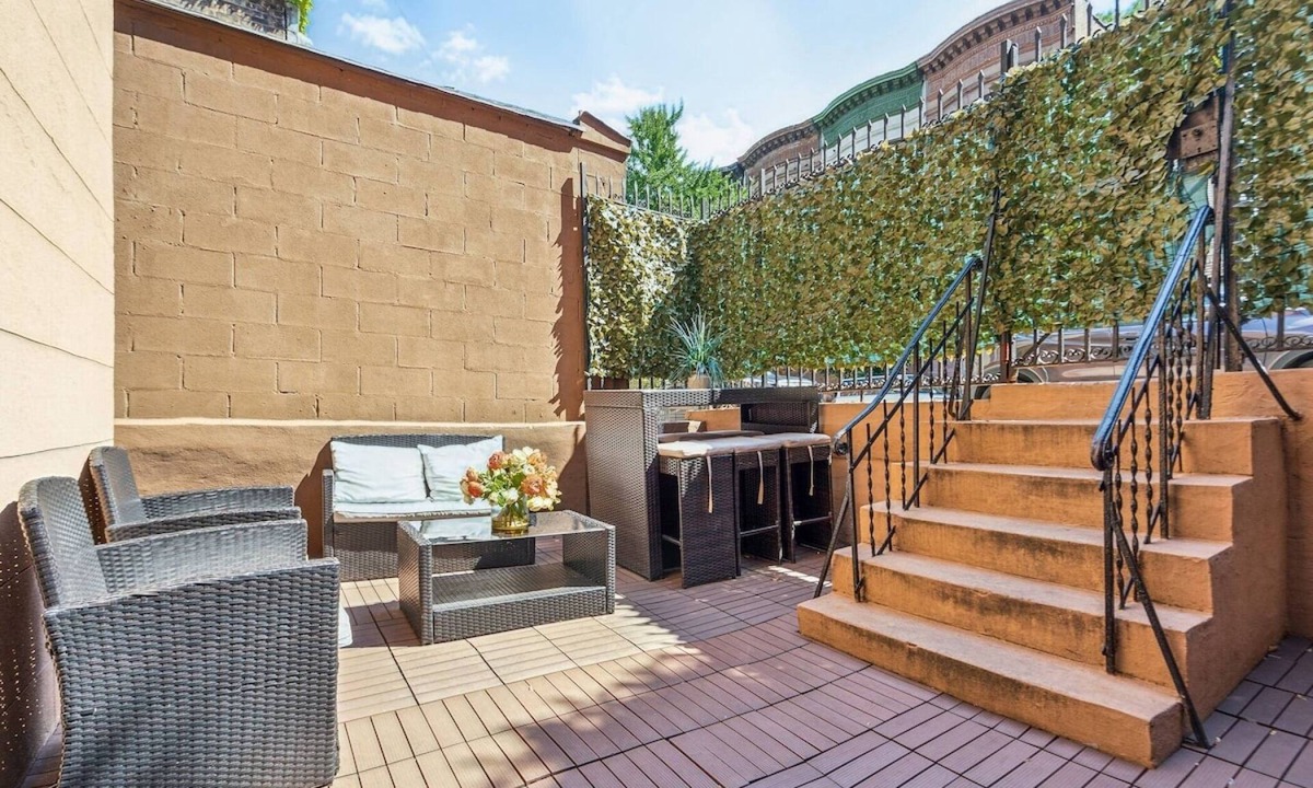 Upper Manhattan Apartment | Family-Friendly Duplex Near Subway | Patio + Games