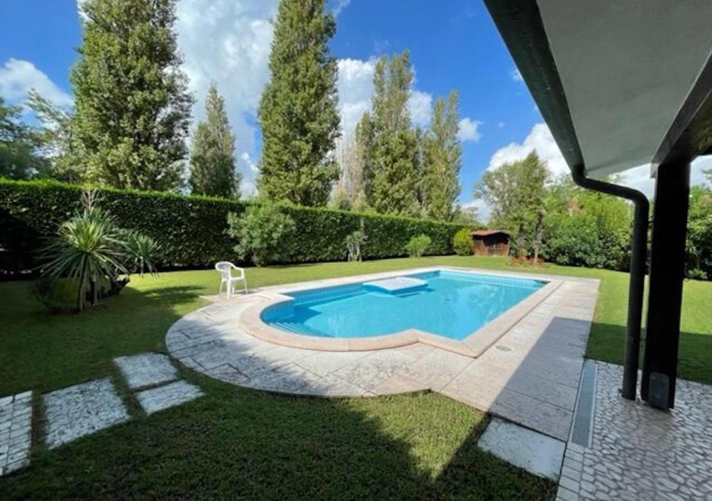 Isola Albarella Villa | Fantastic villa with pool surrounded by nature