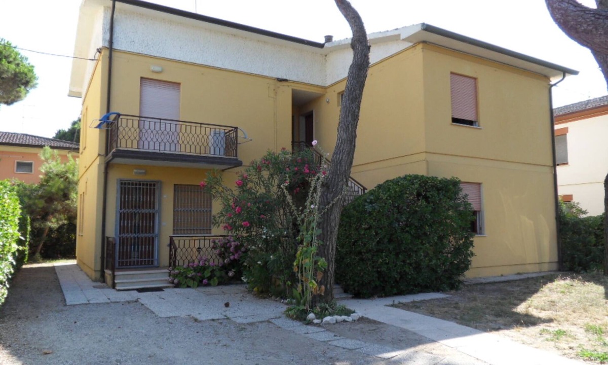 Rosolina Mare Apartment | Flat in a villa surrounded by garden