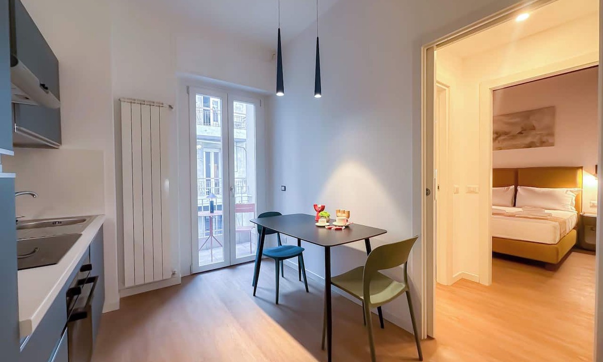 Centro Direzionale Apartment | Flatsharing Design Suite - Rubino