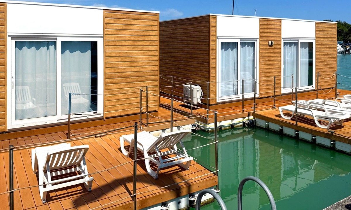 Lignano Riviera Boat Rental | Floating Resort