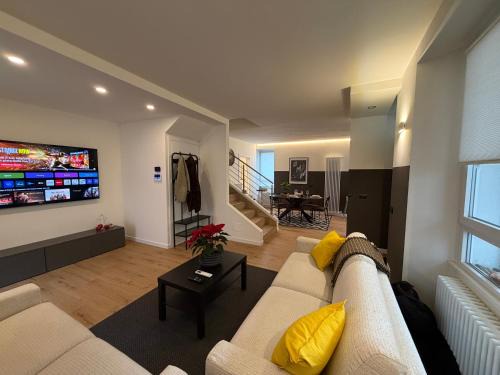 Tirano House | Foresteria Dambro rooms -2 Min walk to Bernina Express