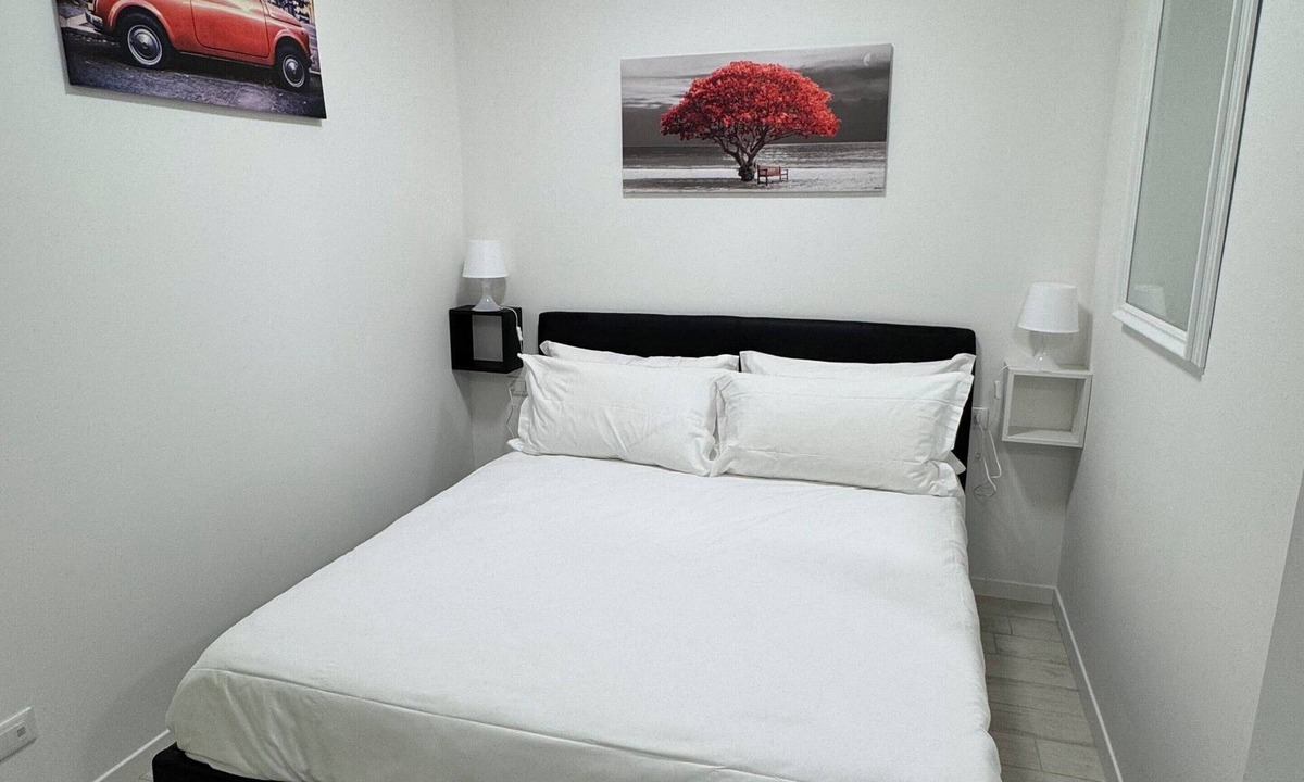 Garbagnate Milanese Apartment | Garda Court - App.to Limone studio apartment
