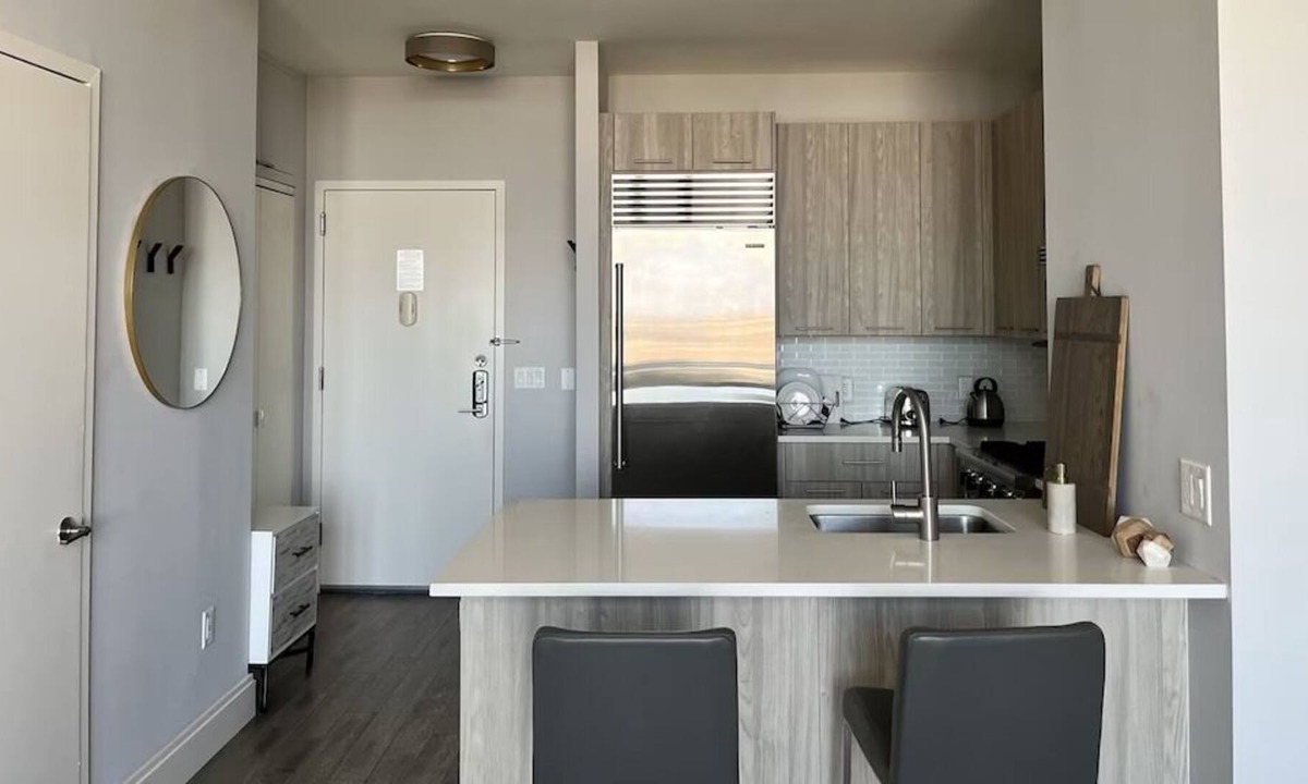 Sheepshead Bay Condo | Glamorous & Contemporary Oasis Apt in Brooklyn NY!