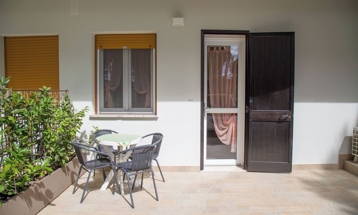 Eraclea Mare Apartment | Great accommodation with a lovely patio