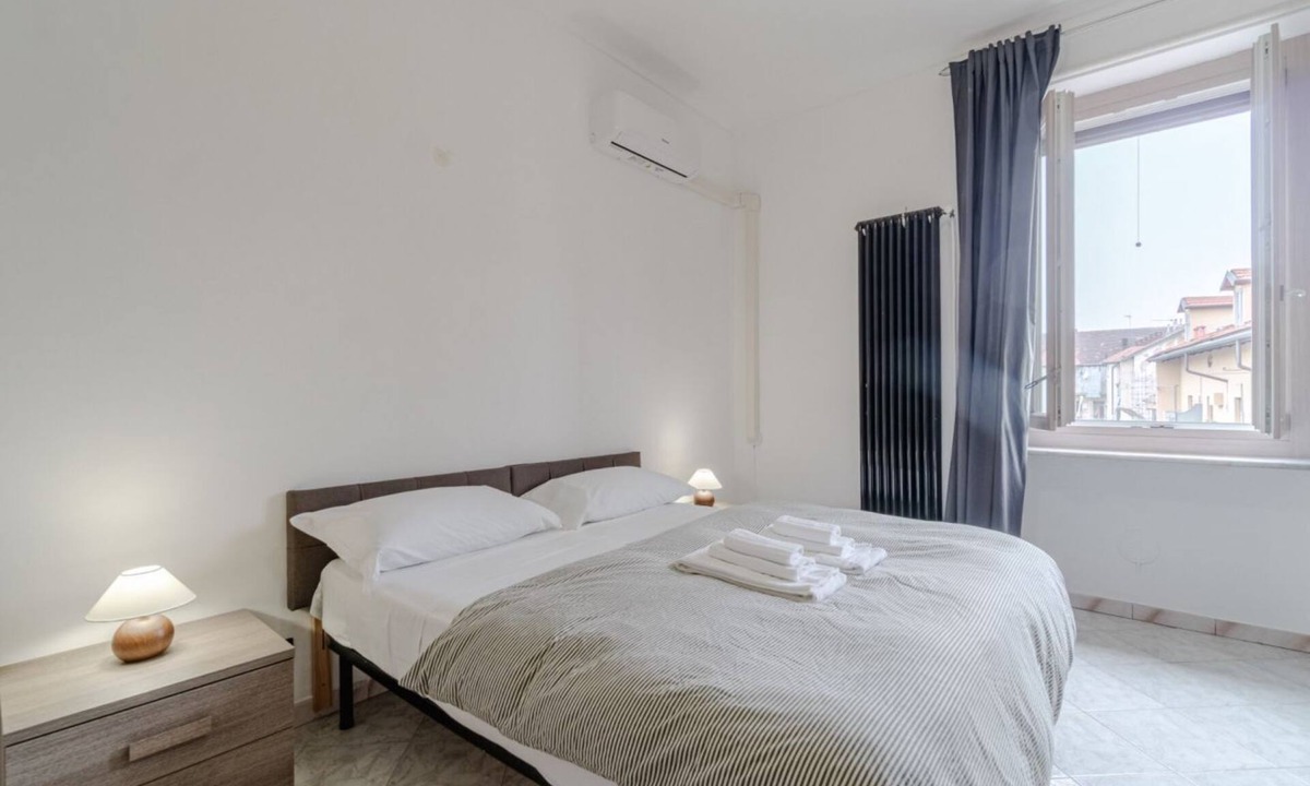 Vittoria Apartment | GuestHost - A cozy 45 square meters apartment, perfect for two people, located on the fourth floor of a building (NO elevator).The property is located in the Barriera di Milano neighborhood, north of the historic center. Convenient public transportation